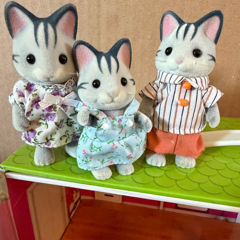 Sylvanian Calico Families Style Grey Tabby Cat Family